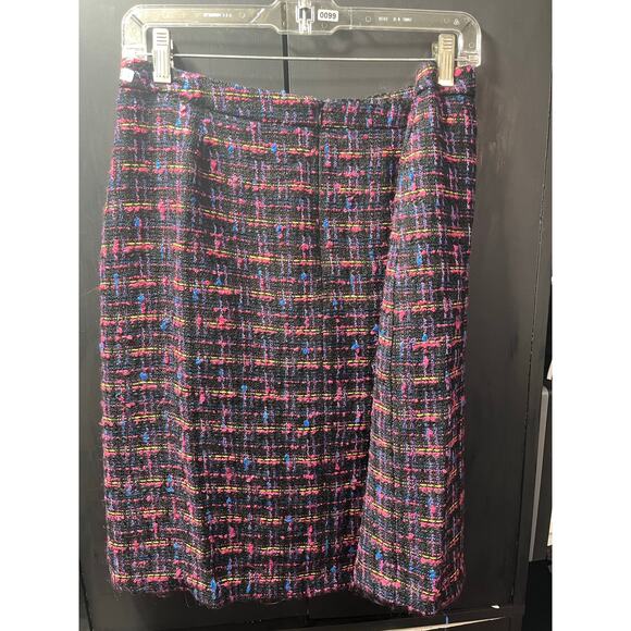 Oscar Black Multicolor Tweed Skirt with Button Detail‎ - Picture 3 of 4